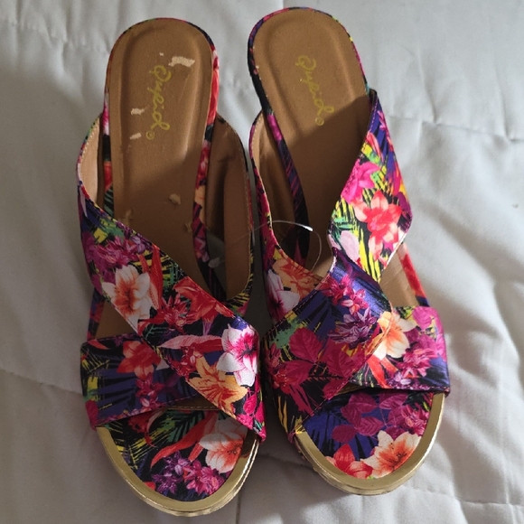 Qupid Floral Women's Wedge Sandals Size 8 - Picture 1 of 9
